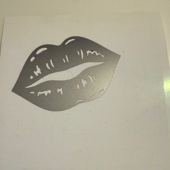 Silver Lips Wall Decal - Picture 1 of 1